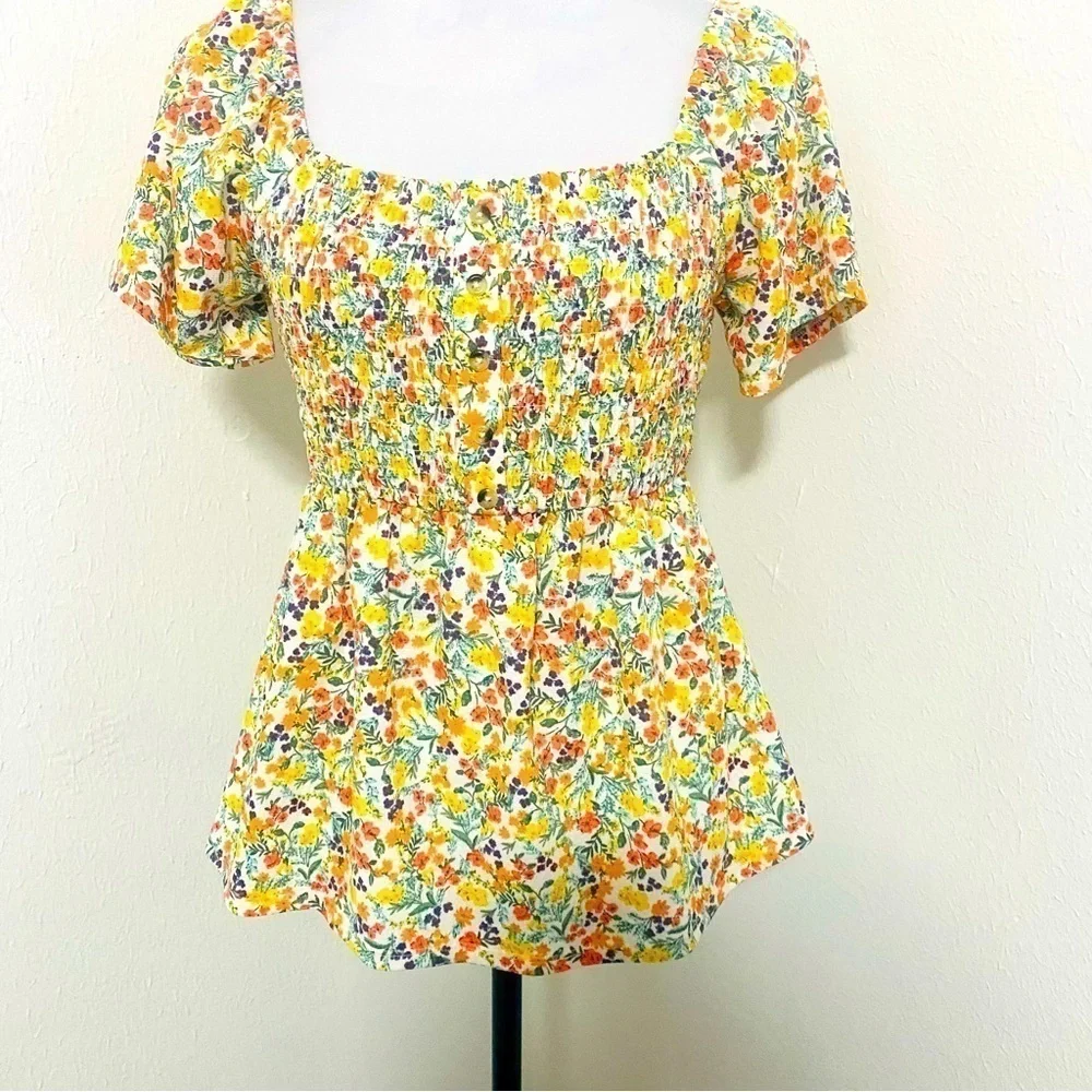 No Boundaries Juniors' Flutter Sleeve Smocked Floral Top Large (11/13) EUC